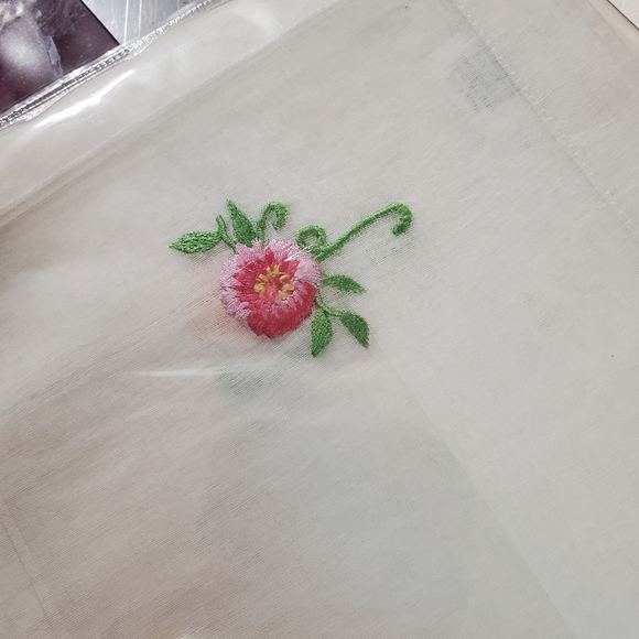 NWT Pottery Barn Bloom Dinner Napkins - 100% Cotton - Picture 5 of 5